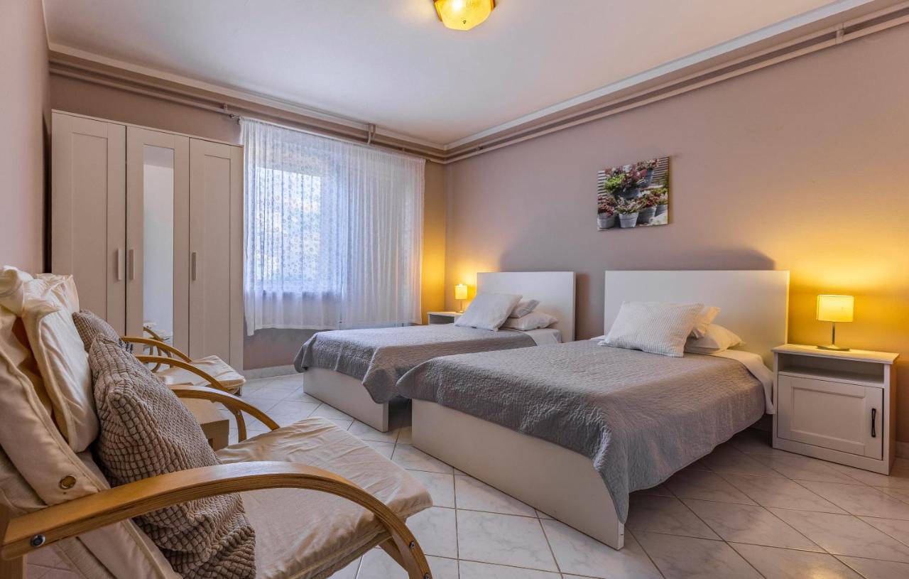 Apartment Mar Pjescana Uvala Εξωτερικό φωτογραφία