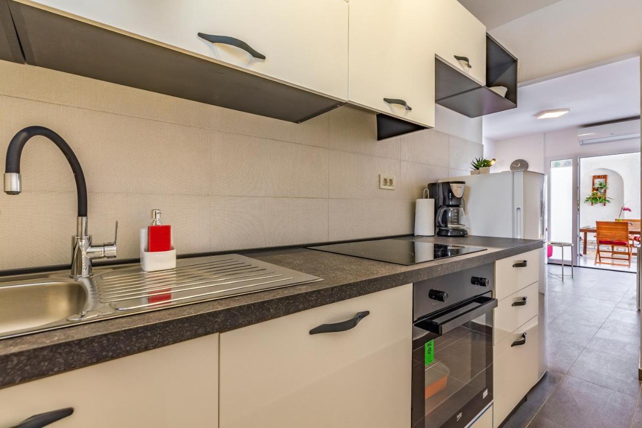 Apartment Mar Pjescana Uvala Εξωτερικό φωτογραφία