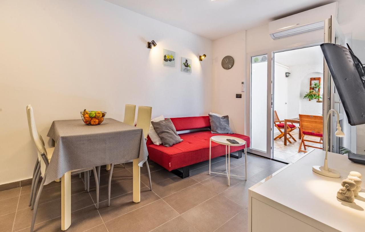 Apartment Mar Pjescana Uvala Εξωτερικό φωτογραφία