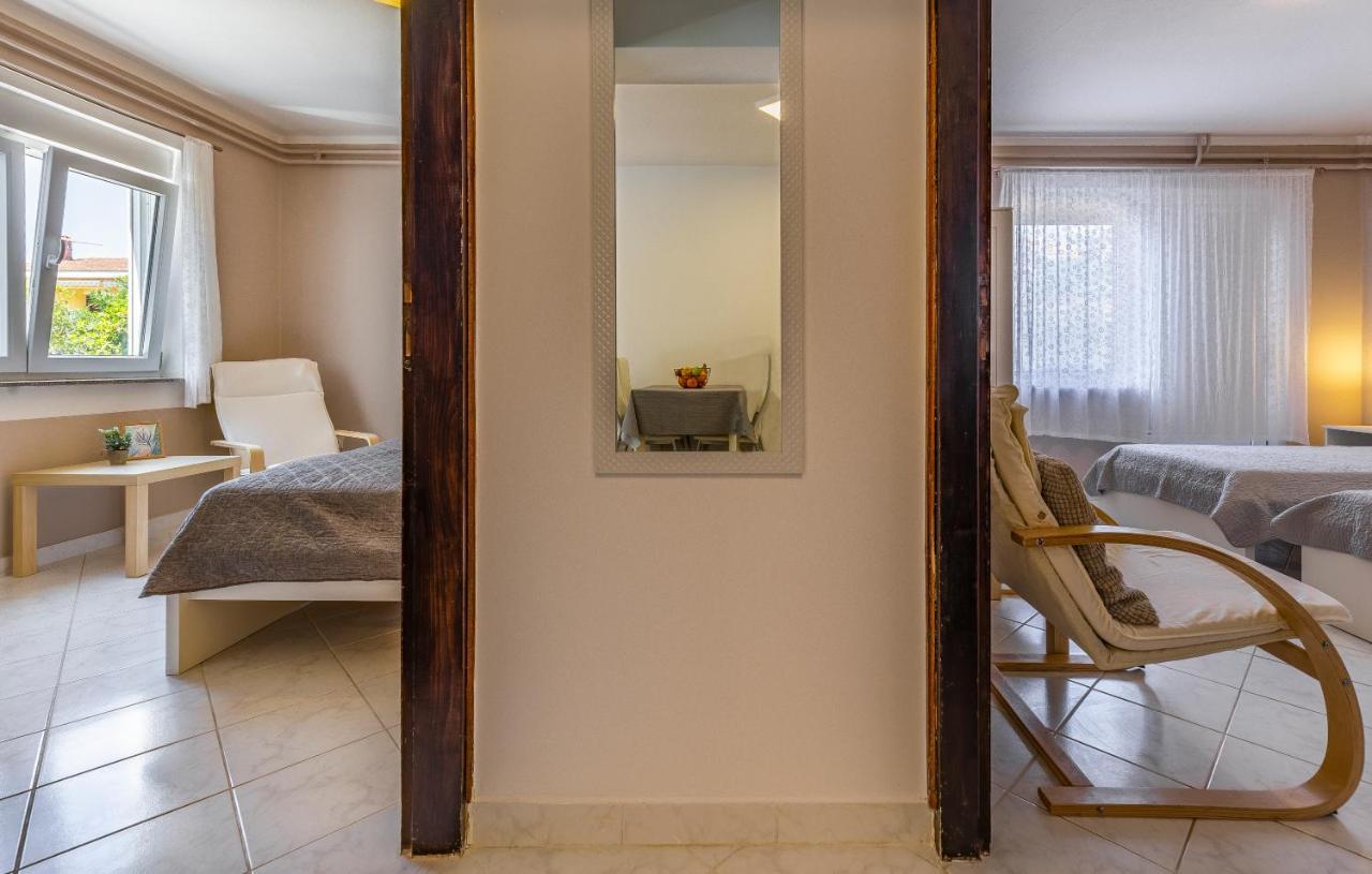Apartment Mar Pjescana Uvala Εξωτερικό φωτογραφία