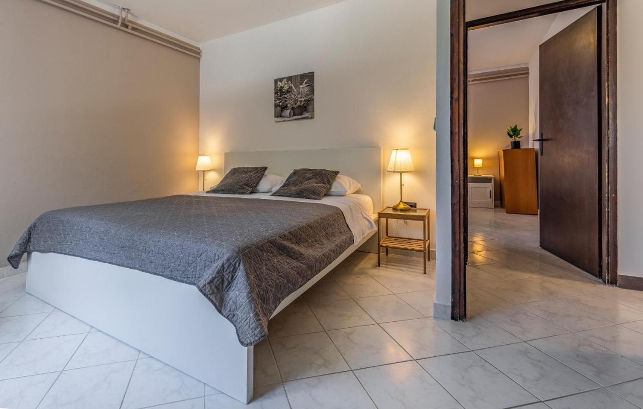 Apartment Mar Pjescana Uvala Εξωτερικό φωτογραφία
